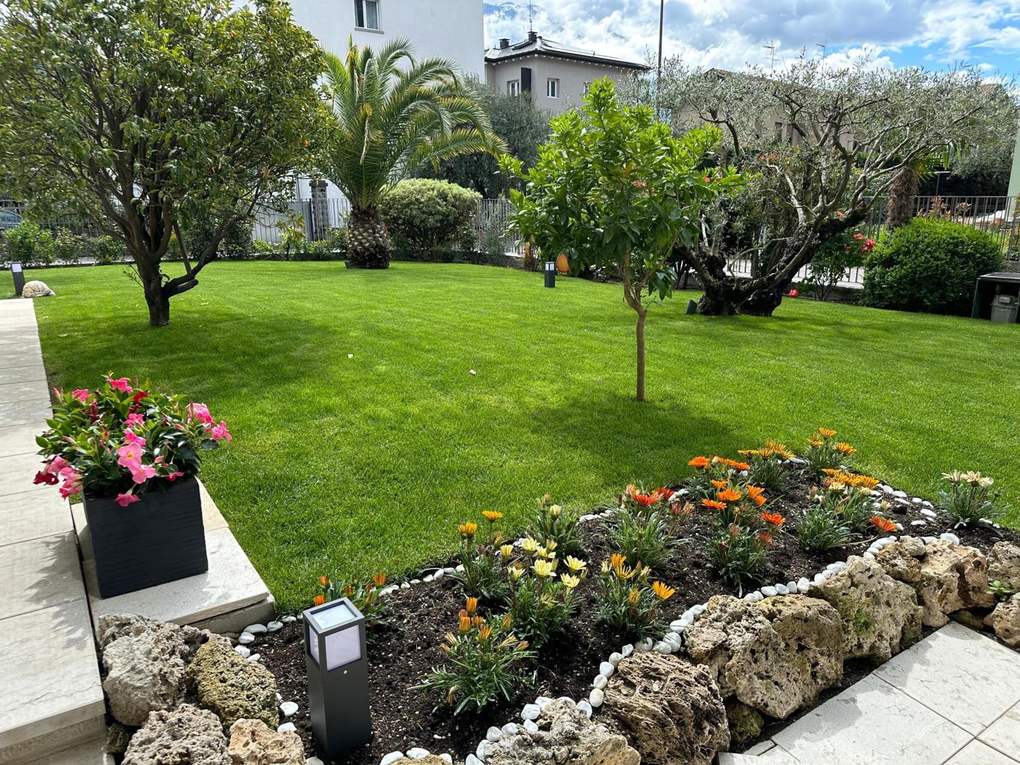 Residence Villa Dalila - Appartamento Dalila Riva del Garda Kültér fotó